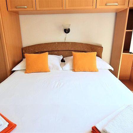 חוואר Apartments Roso - Zf Hvar חדר תמונה