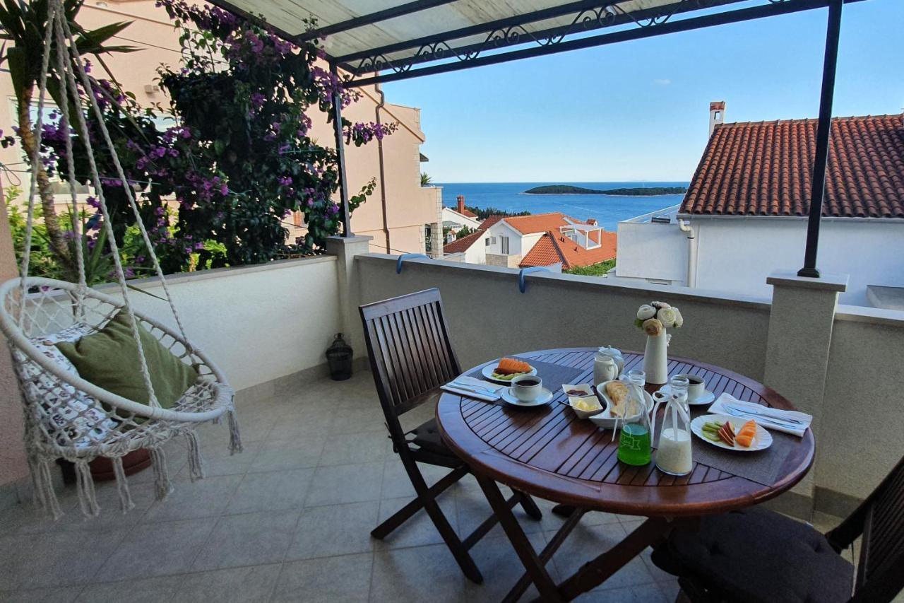 חוואר Apartments Roso - Zf Hvar מראה חיצוני תמונה