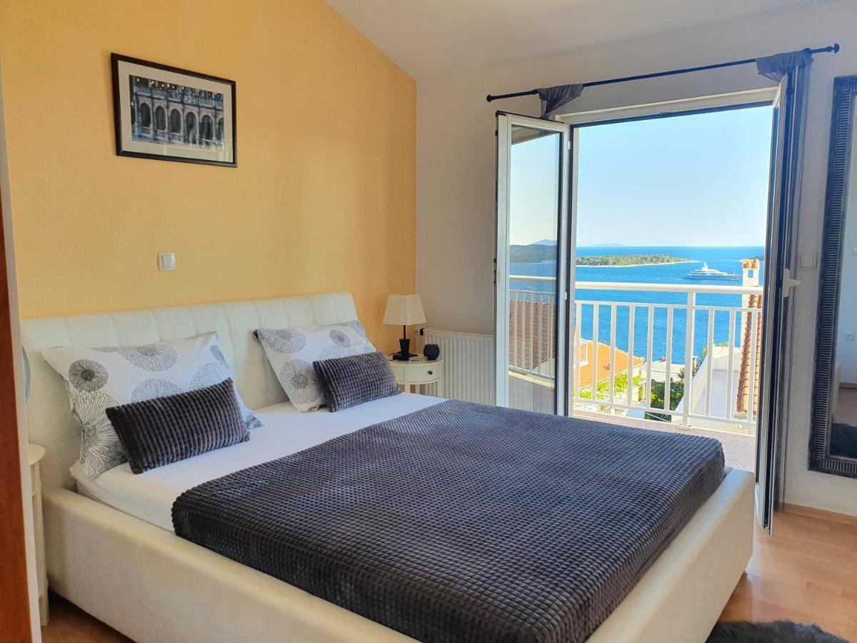 חוואר Apartments Roso - Zf Hvar מראה חיצוני תמונה
