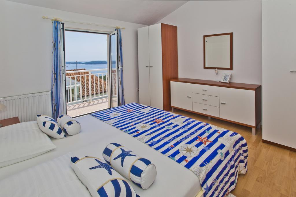 חוואר Apartments Roso - Zf Hvar מראה חיצוני תמונה