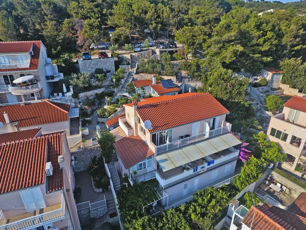 חוואר Apartments Roso - Zf Hvar מראה חיצוני תמונה