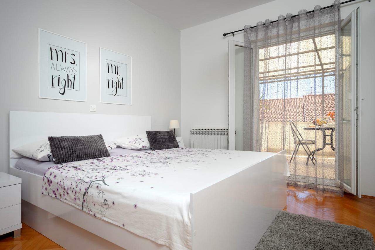 חוואר Apartments Roso - Zf Hvar מראה חיצוני תמונה
