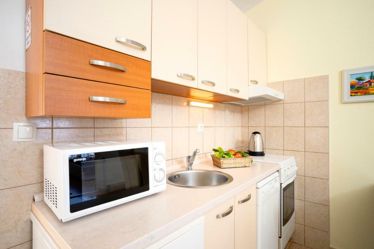חוואר Apartments Roso - Zf Hvar מראה חיצוני תמונה